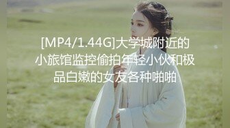 《我有一台拖拉机》小伙爱操骚熟女，一段时间没播回归，沙发上操，翘起屁股磨蹭，骑乘抽插猛操