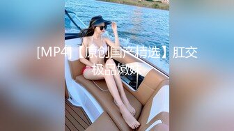 多人群P，多个白嫩妹子，床边操逼，女上位三男战一女完胜榨汁机